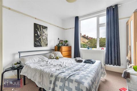 3 bedroom terraced house to rent, Keys Avenue, Horfield, Bristol, BS7