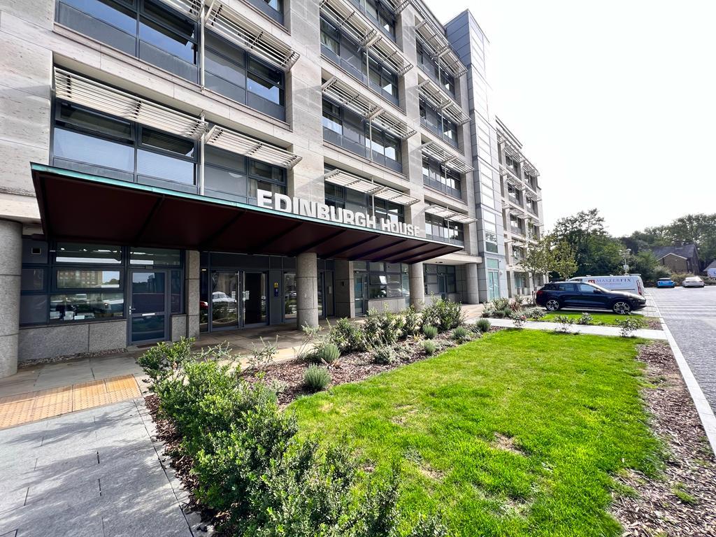 2 Bed two bath flat to rent in Harlow,...