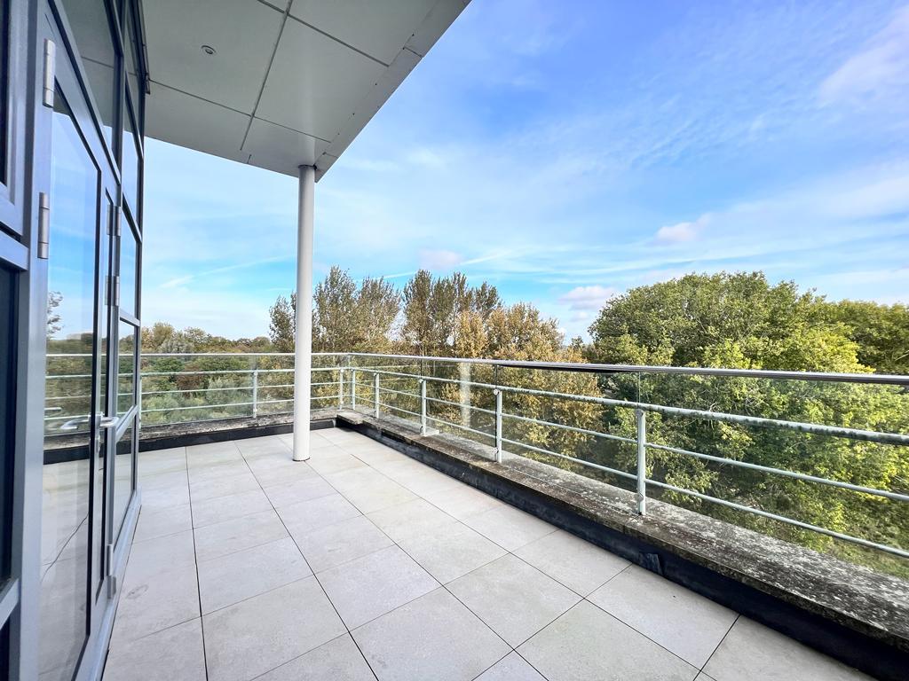 2 Bed two bath flat to rent in Harlow,...