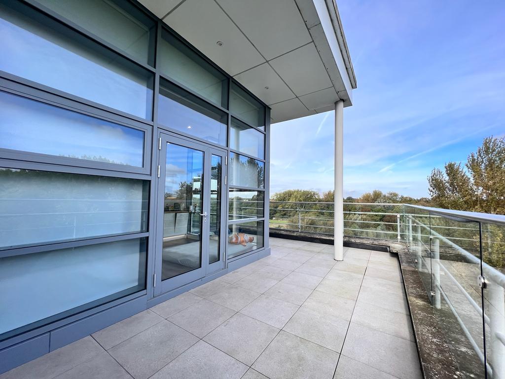 2 Bed two bath flat to rent in Harlow,...