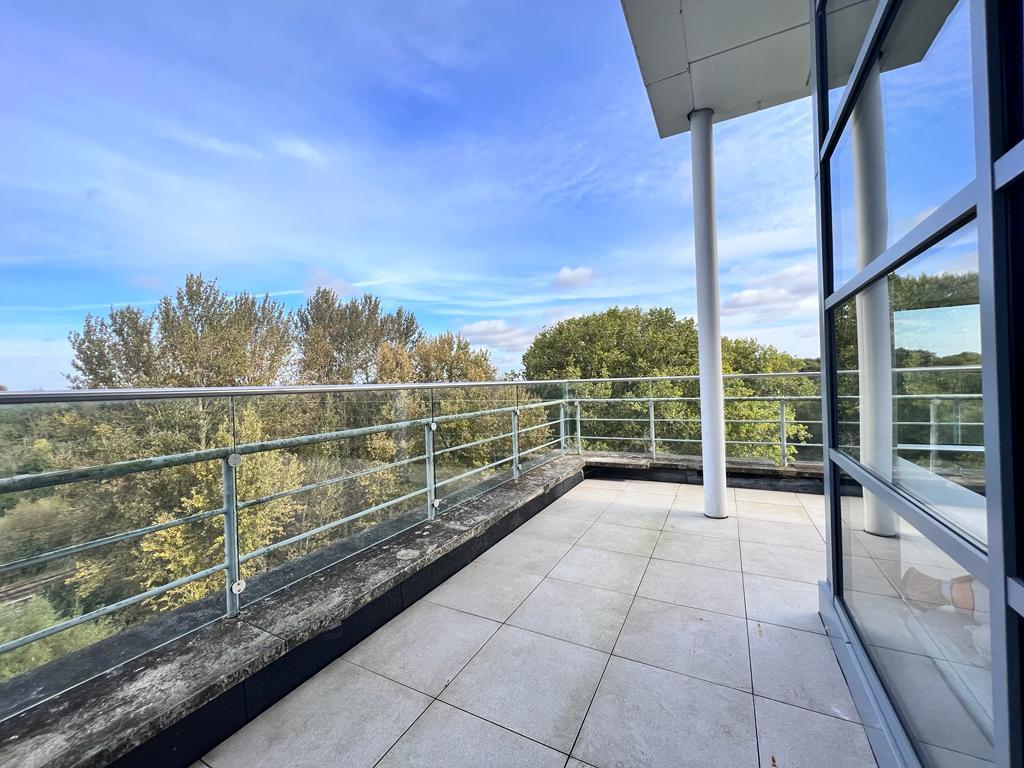 2 Bed two bath flat to rent in Harlow,...