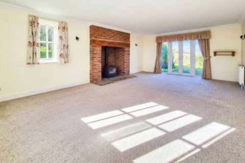 4 bedroom detached house to rent, Braintree Road, Braintree CM7