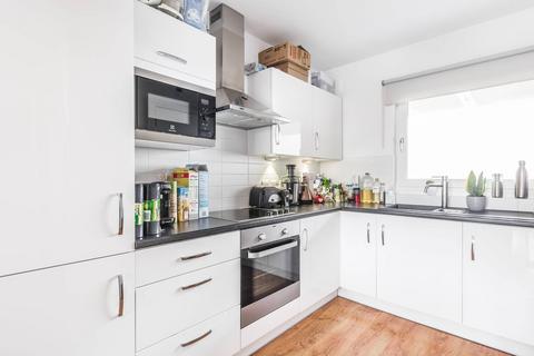 1 bedroom flat to rent, London Road, Barking, IG11