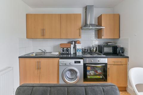 1 bedroom flat for sale, Lincoln Road, South Norwood, London, SE25