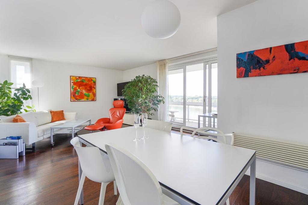 Flat 83, Rosebank...