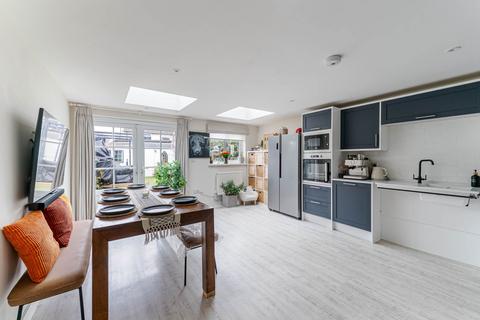 5 bedroom terraced house for sale, Close to Hospital*4-5 Double Bedrooms*Wheelchair Friendly with Lift Access to First Floor*Versatile Accommodation*