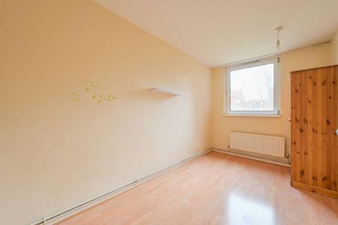 3 bedroom flat to rent, Norwood House, Poplar, London, E14