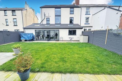 6 bedroom semi-detached house for sale, Staplands Road, Broadgreen, Liverpool