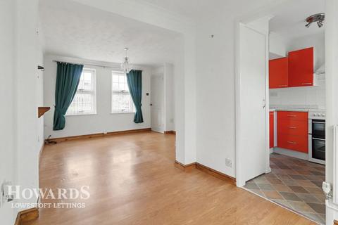 2 bedroom end of terrace house to rent, Peregrine Way, LOWESTOFT