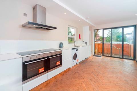 undefined, Moss Lane East, Manchester