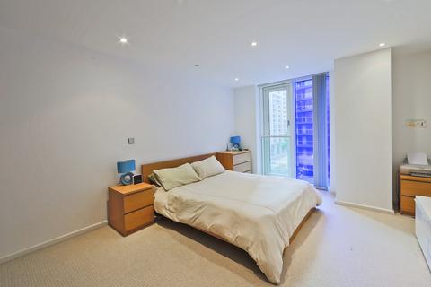 1 bedroom apartment to rent, Millharbour, London E14