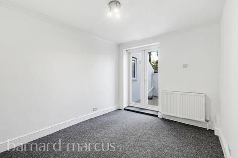 2 bedroom flat to rent, St. James's Road, CROYDON
