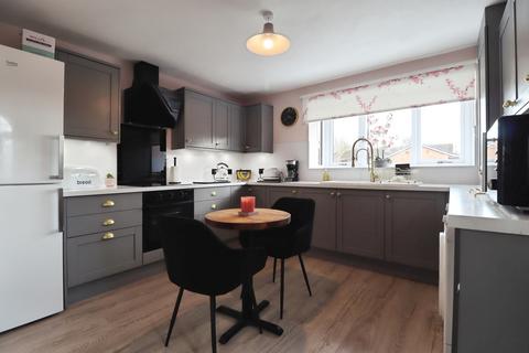 2 bedroom semi-detached house for sale, Hund Oak Drive, Doncaster, DN7