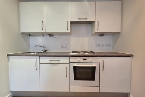 1 bedroom apartment to rent, Gateway North, Cross Green Lane