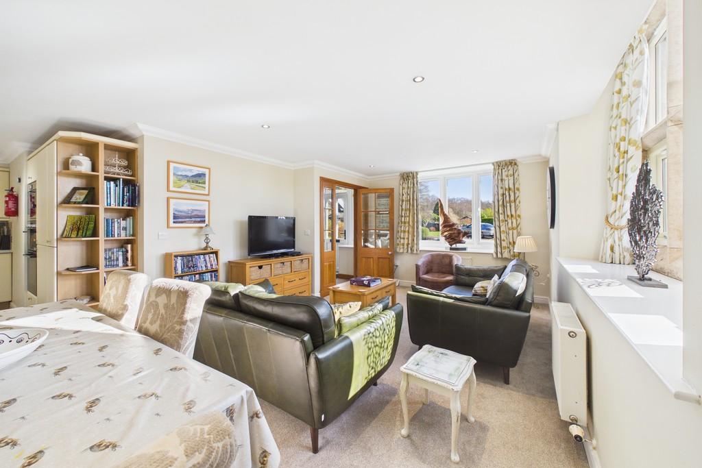 Living/dining room