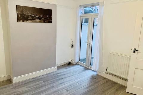 2 bedroom terraced house to rent, Noel Street, Leicester LE3