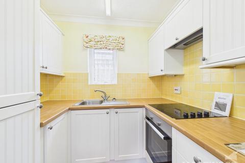 1 bedroom ground floor flat for sale, Oakland Court, Nyetimber Lane
