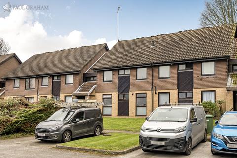 2 bedroom flat for sale, Hillside Close, Banstead