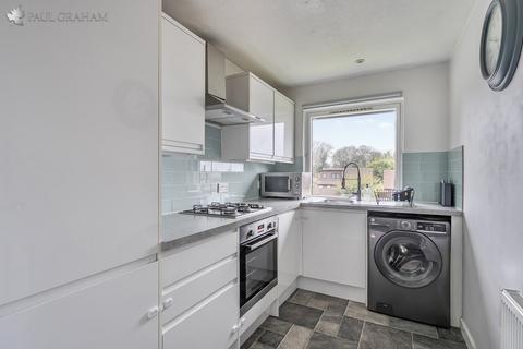 2 bedroom flat for sale, Hillside Close, Banstead