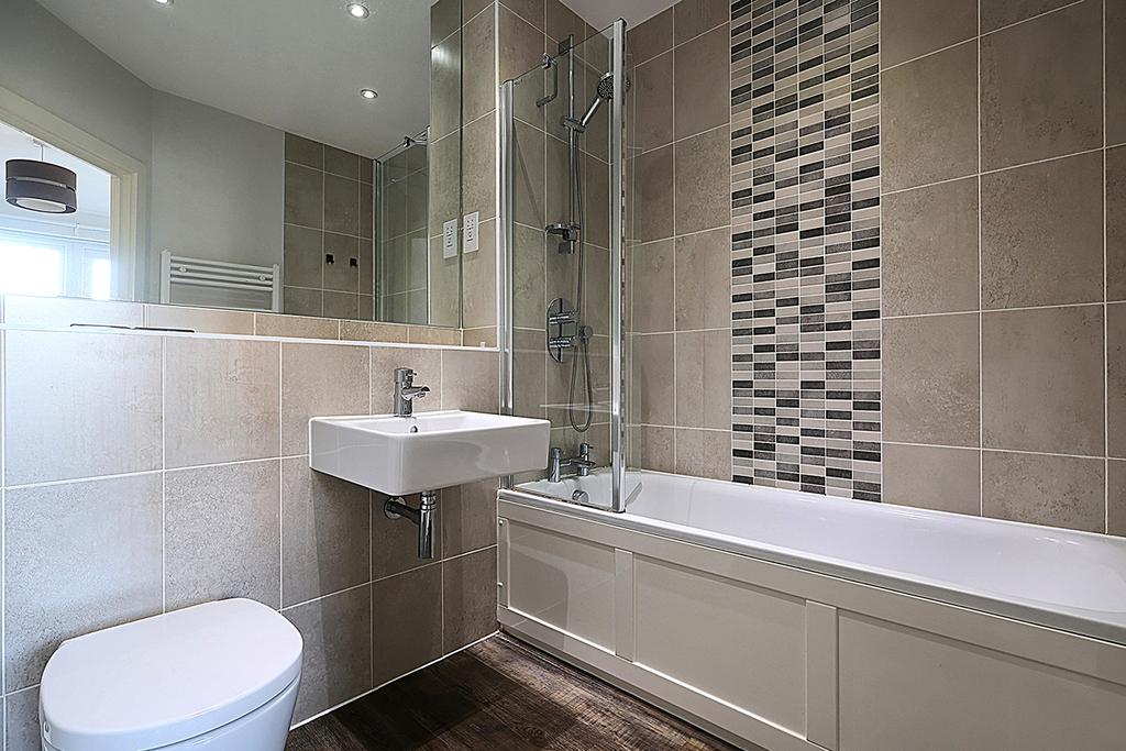 En Suite  - Bedroom 1