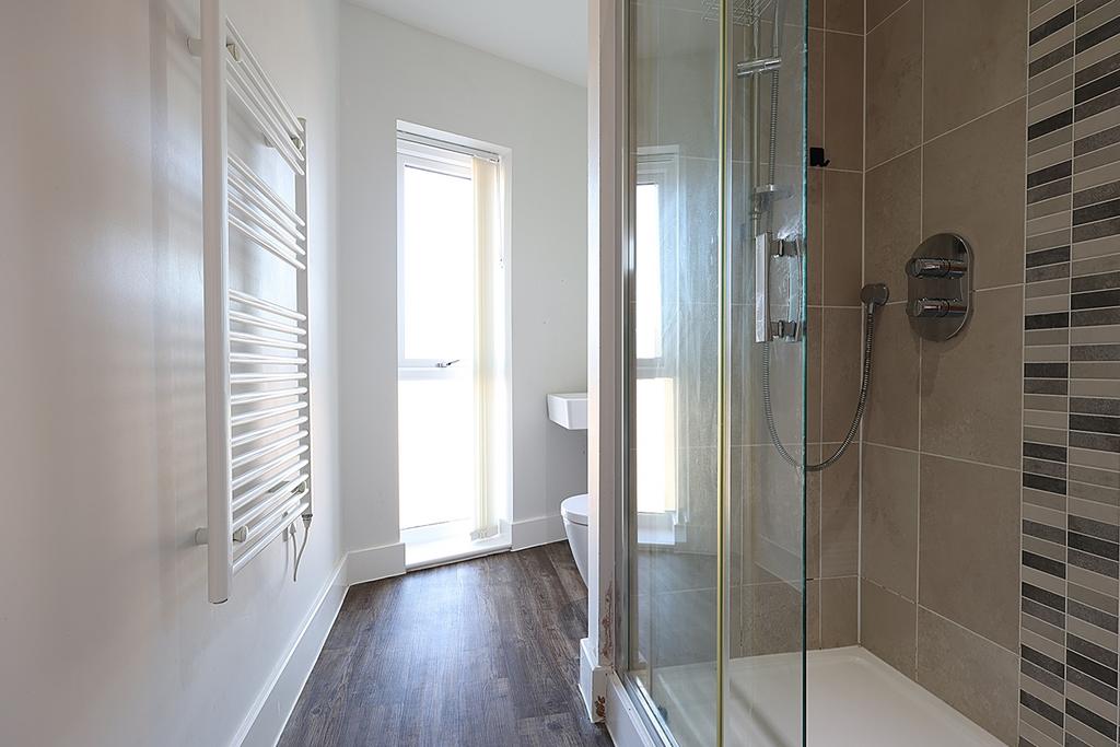 Ensuite  - Bedroom 2