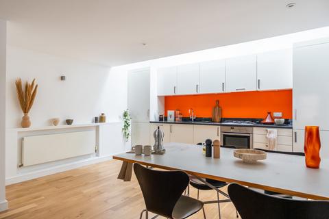 undefined, Buckingham Road, De Beauvoir, London, N1