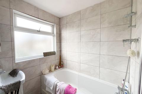 2 bedroom flat for sale, Southend-on-Sea SS2