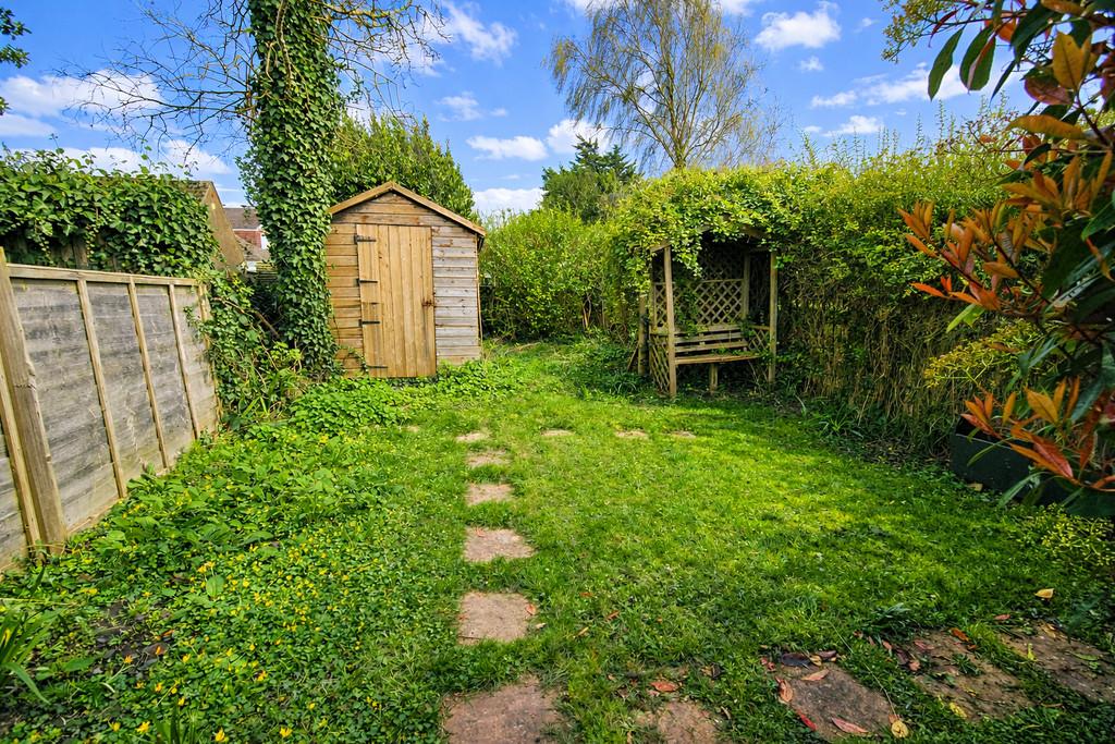 Garden to shed
