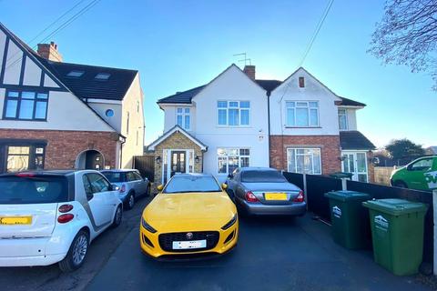 4 bedroom semi-detached house to rent, Feltham Road, Ashford