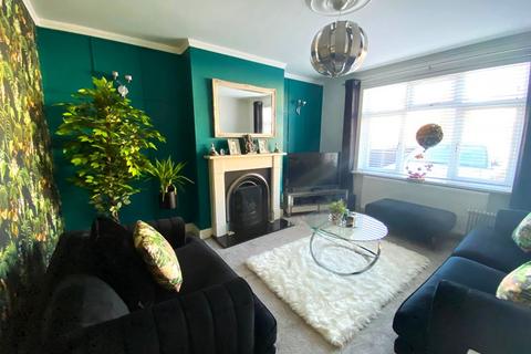 4 bedroom semi-detached house to rent, Feltham Road, Ashford
