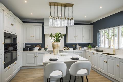 5 bedroom detached house for sale, Kings Green, Hall Lane, RM14