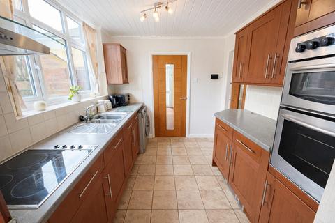 3 bedroom semi-detached house for sale, River Close, Bedworth