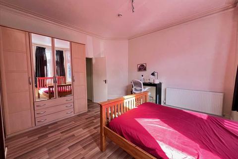 1 bedroom apartment to rent, Craven Avenue, Ealing