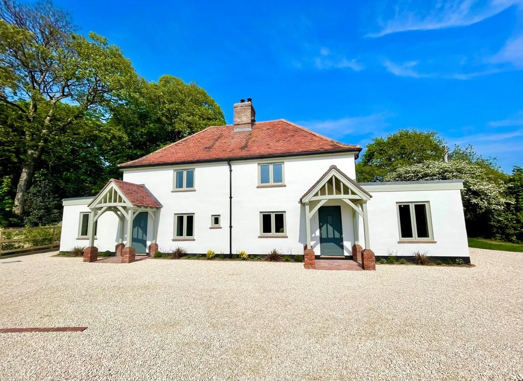 4 Courtwick Park Cottages Front 3