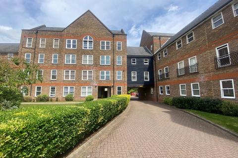 Studio to rent, Station Road, Ware SG12