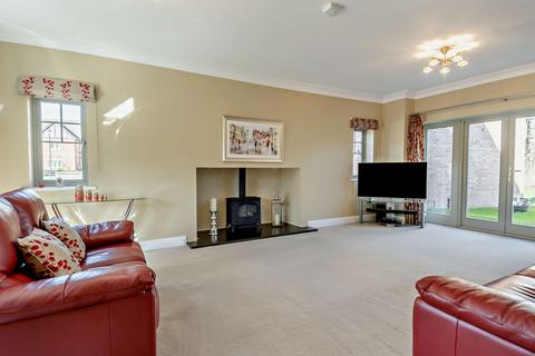 5 bedroom detached house for sale, Vawser Crescent, Peterborough