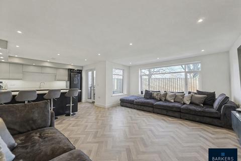 4 bedroom detached house for sale, Highmoor Lane, Cleckheaton