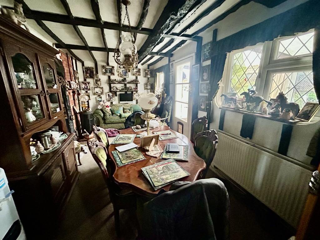 Dining room, period