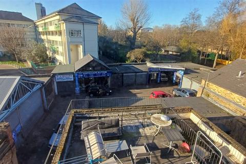 1 bedroom flat for sale, Plough Way, LONDON