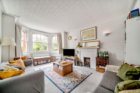 3 bedroom flat for sale, Queen's Club Gardens, London W14