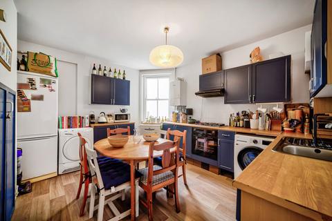 3 bedroom flat for sale, Queen's Club Gardens, London W14