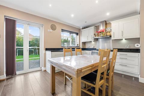 4 bedroom terraced house for sale, Oakhurst Place, Watford WD18