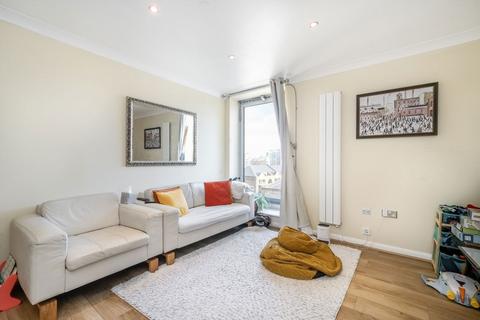 2 bedroom flat to rent, Horseferry Road, London E14