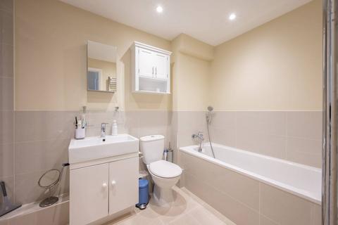 1 bedroom flat to rent, Selhurst Close, Southfields, London, SW19