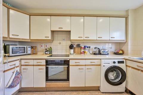 1 bedroom flat to rent, Selhurst Close, Southfields, London, SW19