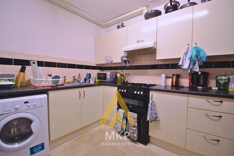 4 bedroom flat to rent, St Stephens Court, Selly Oak, Birmingham B29