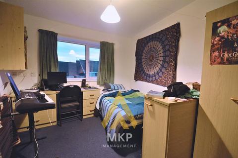 4 bedroom flat to rent, St Stephens Court, Selly Oak, Birmingham B29