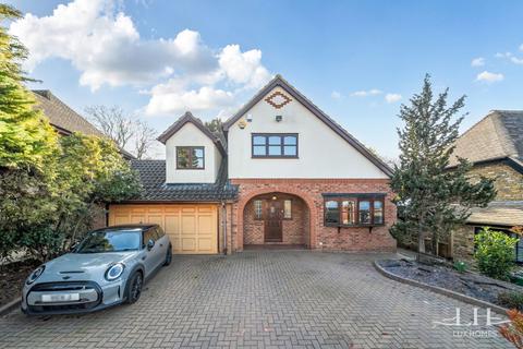 4 bedroom detached house for sale, Mendoza Close, Emerson Park