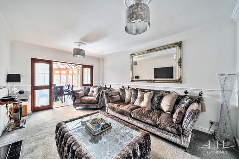4 bedroom detached house for sale, Mendoza Close, Emerson Park