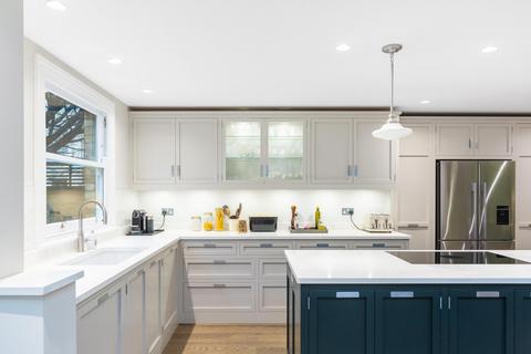 5 bedroom terraced house for sale, Westover Road, London, SW18.